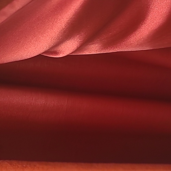 This Beautiful Red Coat Is Made Of Cashmere. scarf included - Picture 7 of 8